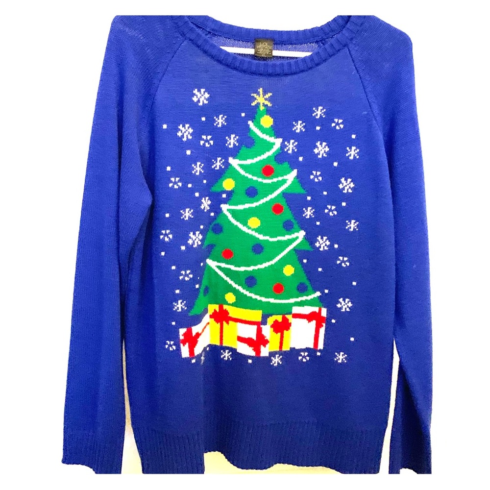 🎅🏼 Christmas sweater- Featured in a Movie🌲